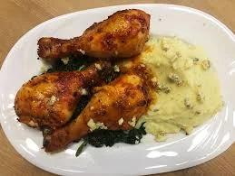 Piure de cartofi cu pulpe de pui