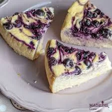 Prajitura cu branza si afine fara aluat